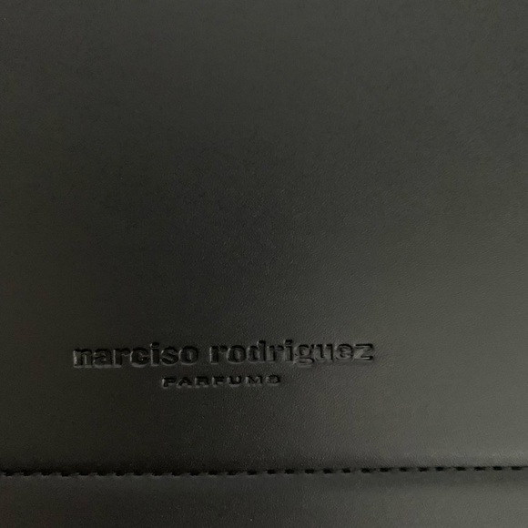 Narciso Rodriguez Parfums Black Faux Leather Flat Cosmetic Pouch Wallet - Picture 8 of 8